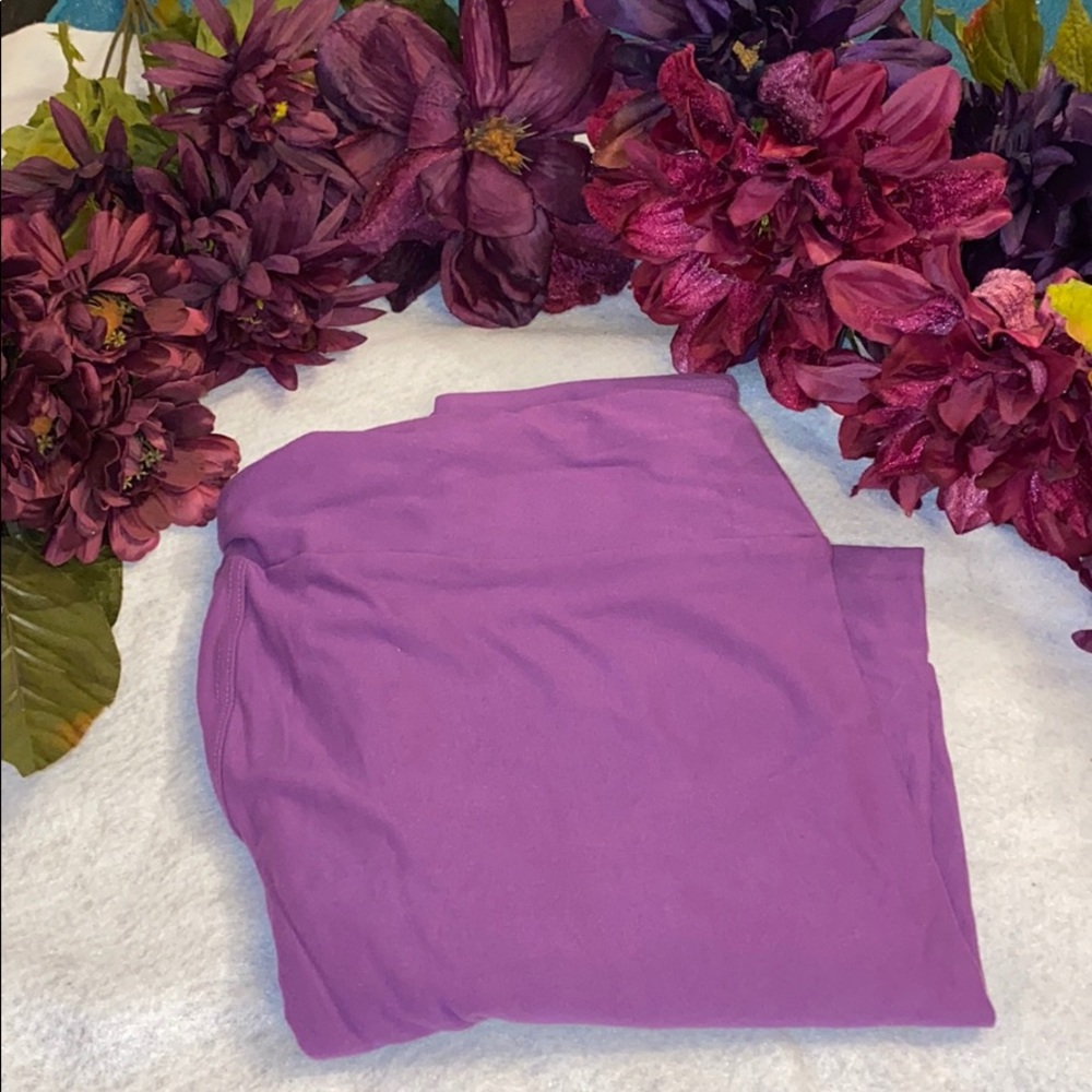 bright purple buttery soft leggings